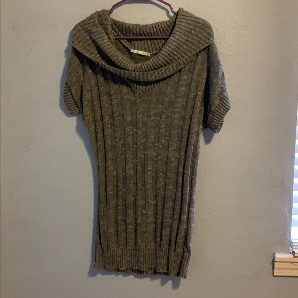 Short sleeved cowl neck sweater tunic